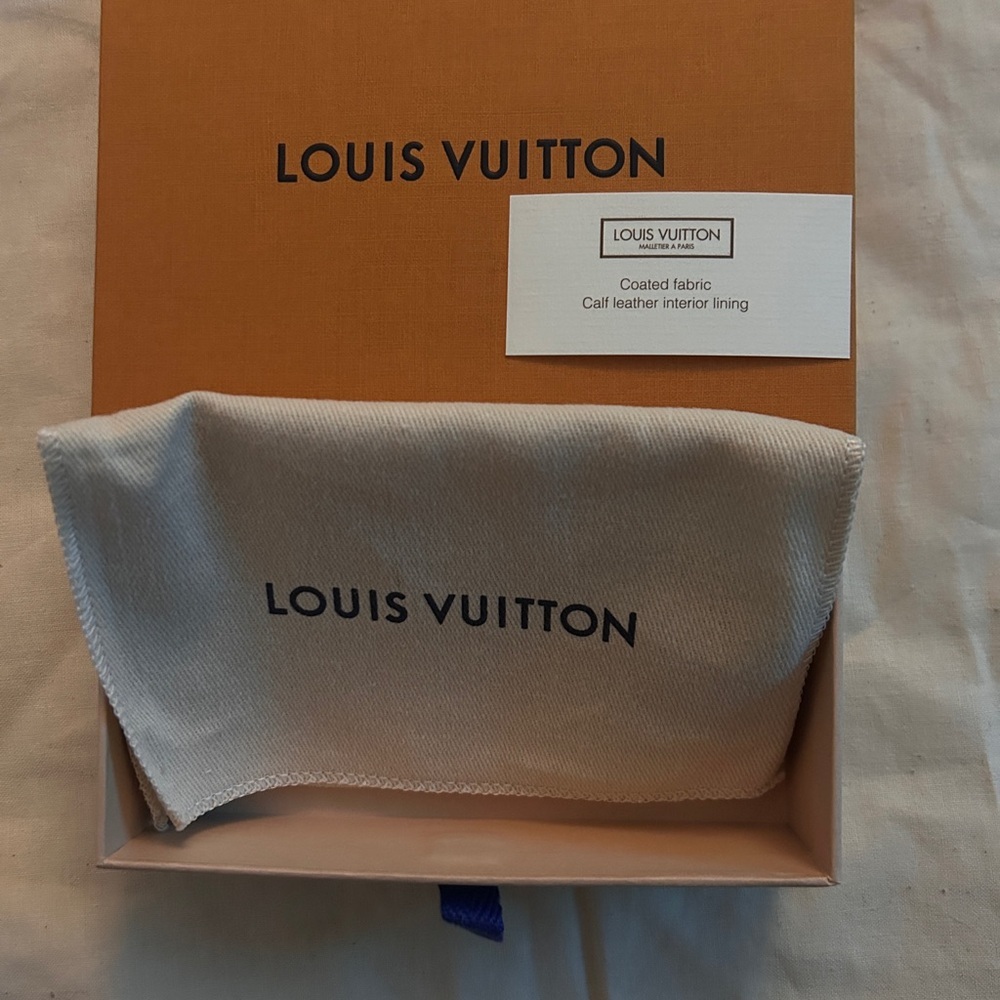 Louis Vuitton Orange box with Dust Bag - Picture 2 of 6